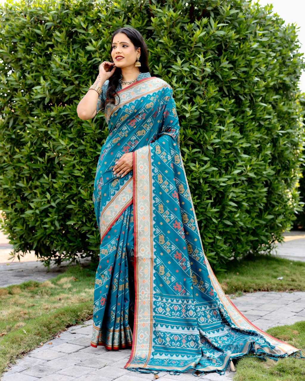 YNF HANDLOOM SILK MTC GUNWATI SILK SAREES WHOLESALE HANDLOOM PATOLA IKAT SAREES MANUFACTURER